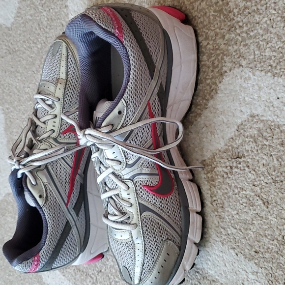 Nike Shoes - Nike Air Pegasus 25 walking shoe
